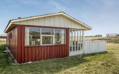 Hansen - 75M from the Sea: Madera, Techo, Arquitectura, Casa, Casa, Cabaña, Vía Muerta, Madera Dura, Pendiente, Inmuebles