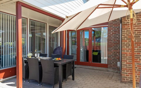 Birge - 200M from the Sea: Madera, Mueble, Mueble Para Exteriores, Silla, Sombra, Maceta, Porche, Mesa Al Aire Libre, Paraguas, Manchas De Madera