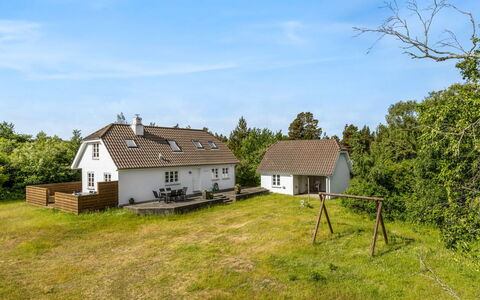 Thorben - 3.5Km from the Sea: Hierba, Edificio, Casa, Casa, Cabaña, Techo, Área Rural, Pradera, El Terreno Del Lote, Llanura
