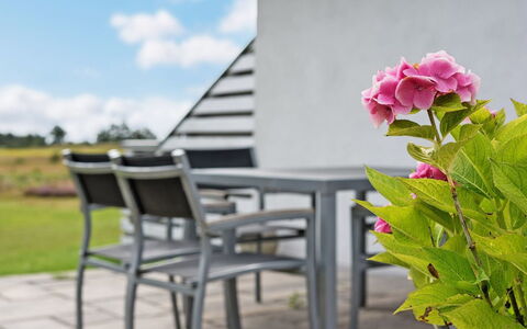 Thorben - 3.5Km from the Sea: Mueble, Mueble Para Exteriores, Silla, Mesa Al Aire Libre, Jardín, Patio, Brazo, Cocina Y Comedor Mesa, Planta De Casa