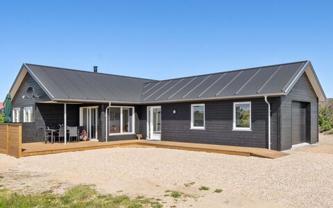 Alvhild - from the Sea: Madera, Techo, Arquitectura, Casa, Casa, Cabaña, Vía Muerta, Madera Dura, Pendiente, Inmuebles