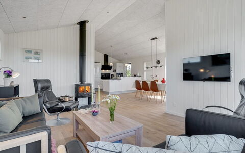 Alvhild - from the Sea: Madera, Techo, Arquitectura, Casa, Casa, Cabaña, Vía Muerta, Madera Dura, Pendiente, Inmuebles