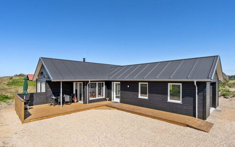 Alvhild - from the Sea: Madera, Techo, Arquitectura, Casa, Casa, Cabaña, Vía Muerta, Madera Dura, Pendiente, Inmuebles