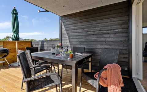 Alvhild - from the Sea: Madera, Techo, Arquitectura, Casa, Casa, Cabaña, Vía Muerta, Madera Dura, Pendiente, Inmuebles