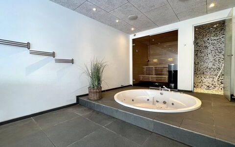 Ancel - 1.7Km from the Sea: Piscina, Mueble Para Exteriores, Mueble, Recurso, Losa, Eco Hotel, Sombra, Silla, Ocio, Inmuebles