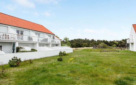 Enrica - 1Km from the Sea: Techo, Cabaña, Casa, Sombra, Vía Muerta, Casa De Campo, Porche, Estructura Al Aire Libre, Edificios Del Jardín