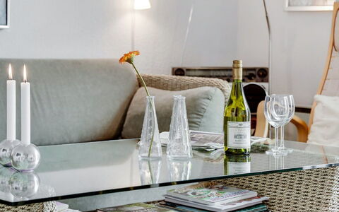 Enrica - 1Km from the Sea: Mueble, Diseño De Interiores, Mesa, Sofá, Sala, Encendiendo, Casa, Maceta, Florero, Lámpara