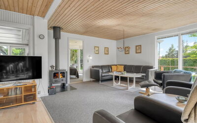 Lirita - 700M from the Sea