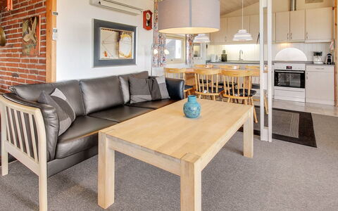 Dalia - 200M from the Sea