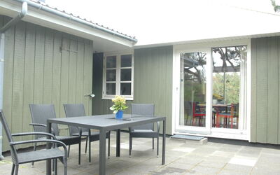 Edite - 500M from the Sea
