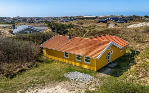 Midja - 800M from the Sea: Cabaña, Cobertizo, \Choza, Casa De Campo, Pradera, Choza, Granero, Cuarto De Troncos, Edificios Del Jardín
