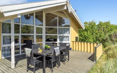 Midja - 800M from the Sea