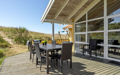 Midja - 800M from the Sea