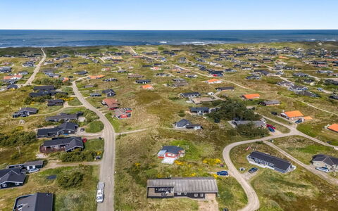 Temjana - from the Sea: Casa, Techo, Casa, Cabaña, Cobertizo, Edificios Del Jardín, Vía Muerta, Yarda, Cuarto De Troncos, \Choza