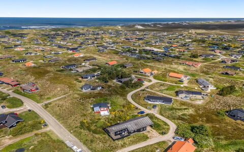 Temjana - from the Sea: Casa, Techo, Casa, Cabaña, Cobertizo, Edificios Del Jardín, Vía Muerta, Yarda, Cuarto De Troncos, \Choza