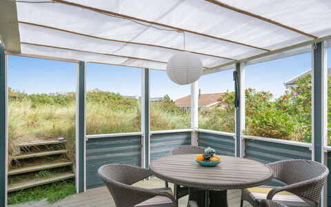 Stener - 250M from the Sea: Mueble, Mueble Para Exteriores, Sombra, Vaso, Silla, Mesa Al Aire Libre, Estructura Al Aire Libre, Porche, Cubierta, Techo