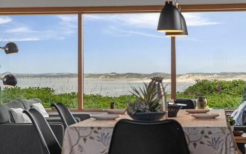 Legolas - 50M from the Sea: Diseño De Interiores, Mueble, Encendiendo, Comedor, Lámpara, Techo, Casa, Cocina Y Comedor Mesa, Silla, Habitación