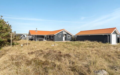Øde - 350M from the Sea: Cabaña, Cobertizo, \Choza, Casa De Campo, Pradera, Choza, Granero, Cuarto De Troncos, Edificios Del Jardín
