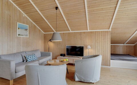 Frimanda - 200M from the Sea: Piso, Pared, Suelo, Diseño De Interiores, Madera, Techo, Suelos De Madera, Encendiendo, Mueble, Suelo Laminado