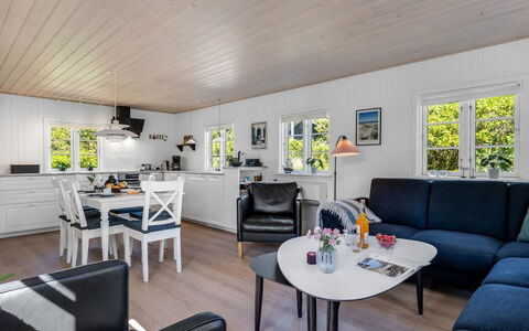 Soleil - 300M from the Sea: Madera, Mueble, Casa, Casa, Diseño De Interiores, Puerta, Sala, Cabaña, Sofá, Techo