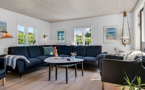 Soleil - 300M from the Sea: Casa, Sala