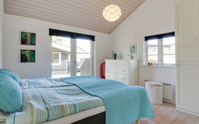 Soleil - 300M from the Sea