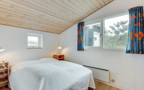 Galena - 100M from the Sea: Madera, Techo, Casa, Diseño De Interiores, Habitación, Cabaña, Cama, Madera Dura, La Luz Del Día, Manchas De Madera