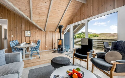 Valia - 400M to the Fjord: Madera, Techo, Diseño De Interiores, Casa, Piso, Cabaña, Suelo, Sala, Madera Dura, Tablón