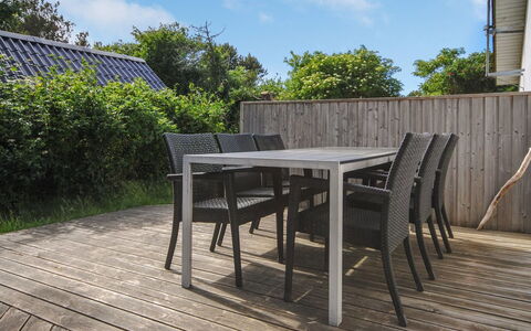 Konrad - 400M from the Sea: Planta De La Comunidad, Luz De Sol, Planta Herbácea, Jardín, Plantación, Agricultura, Granja