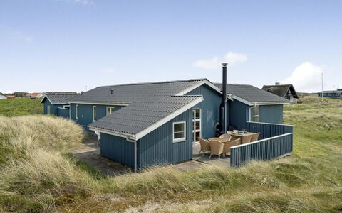 Fabiana - 350M from the Sea: Madera, Techo, Arquitectura, Casa, Casa, Cabaña, Vía Muerta, Madera Dura, Pendiente, Inmuebles