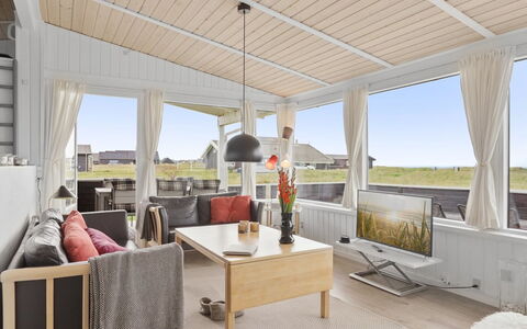 Dyri - 75M from the Sea: Madera, Techo, Arquitectura, Casa, Casa, Cabaña, Vía Muerta, Madera Dura, Pendiente, Inmuebles