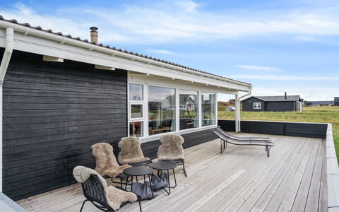 Dyri - 75M from the Sea: Madera, Techo, Arquitectura, Casa, Casa, Cabaña, Vía Muerta, Madera Dura, Pendiente, Inmuebles