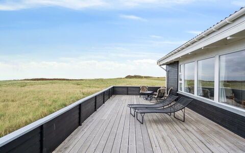 Dyri - 75M from the Sea: Madera, Techo, Arquitectura, Casa, Casa, Cabaña, Vía Muerta, Madera Dura, Pendiente, Inmuebles