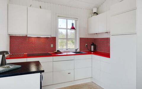 Ansberga - 1Km from the Sea: Piso, Diseño De Interiores, Suelo, Cocina, Loseta, Arreglo De Tubería, Lavabo, Grifo, Gabinetes, Casa
