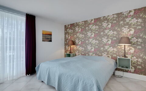 Aamunde - 100M from the Sea: Mueble, Diseño De Interiores, Silla, Piso, Mesa, Recurso, Suelo, Techo, Habitación, Eco Hotel