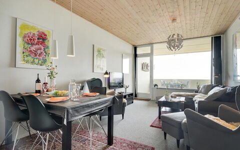 Rieterik - 50M from the Sea: Mueble, Diseño De Interiores, Piso, Madera, Techo, Sofá, Suelo, Silla, Mesa, Sala