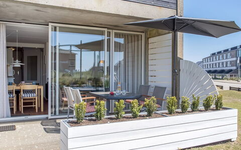 Jano - 100M from the Sea: Casa, Mueble, Mueble Para Exteriores, Material Compuesto, Cubierta, Silla, Patio, Balcón, Sombra, Maceta