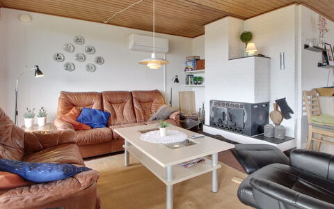 Sophine - 50M from the Sea: Mueble, Diseño De Interiores, Piso, Pared, Sofá, Techo, Madera, Sala, Suelo, Habitación