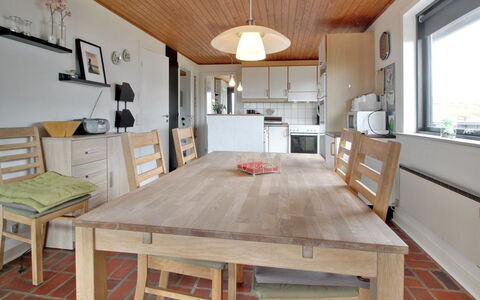 Sophine - 50M from the Sea: Mueble, Diseño De Interiores, Piso, Suelo, Madera, Mesa, Cocina Y Comedor Mesa, Techo, Silla, Comedor