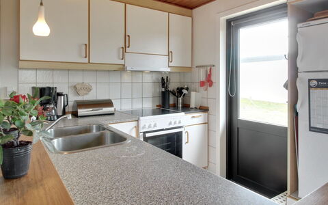 Sophine - 50M from the Sea: Cocina, Mostrador, Madera, Piso, Diseño De Interiores, Fregadero, Gabinetes, Aparato De Cocina, Suelo, Arreglo De Tubería