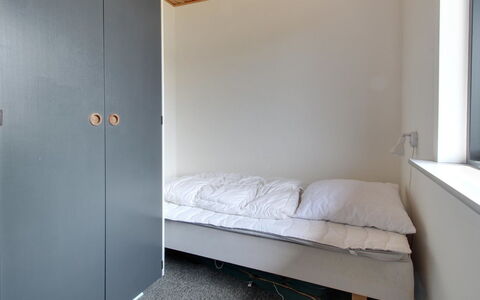 Sophine - 50M from the Sea: Piso, Suelo, Pared, Habitación, Cama, Diseño De Interiores, Mueble, Madera, Sábana, Lecho