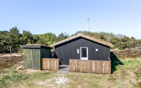 Sara - 2.5Km from the Sea: Hierba, Casa, Techo, Casa, Cabaña, Arbusto, El Terreno Del Lote, Área Rural, Casa De Campo, Cobertura Del Suelo