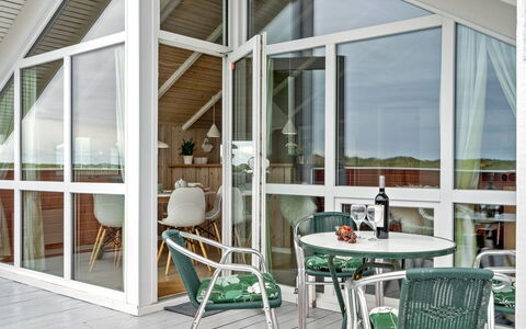 Betti - 300M from the Sea: Hierba, Casa, Techo, Casa, Cabaña, Arbusto, El Terreno Del Lote, Área Rural, Casa De Campo, Cobertura Del Suelo