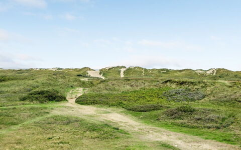 Betti - 300M from the Sea: Hierba, Casa, Techo, Casa, Cabaña, Arbusto, El Terreno Del Lote, Área Rural, Casa De Campo, Cobertura Del Suelo