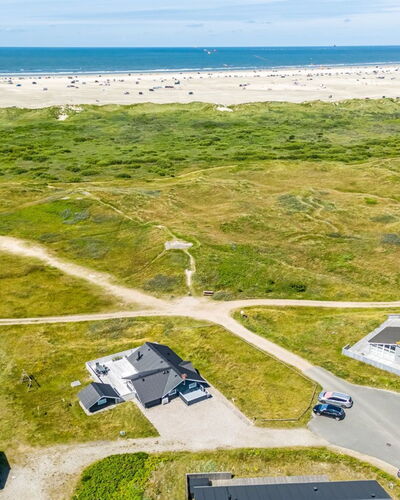 Betti - 300M from the Sea