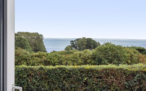 Aarne - 300M from the Sea: Cabaña, Casa, Casa, Techo, Porche, Inmuebles, Vía Muerta, Edificios Del Jardín, Casa De Campo, Yarda