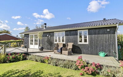 Sinika - 400M from the Sea