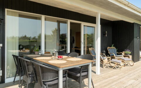 Stygge - 400M from the Sea: Arquitectura, Techo, Casa, Material Compuesto, La Luz Del Día, Vía Muerta, Entrada De Coches