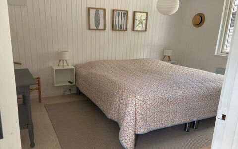 Barba - 2Km from the Sea: Suelo, Habitación, Mueble, Piso, Cama, Madera, Diseño De Interiores, Sábana, Lecho, Textil