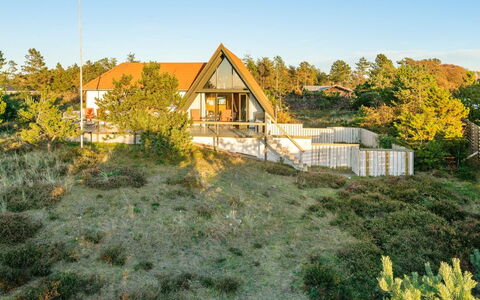 Ariana - 150M from the Sea: Techo, Casa, Casa, Cabaña, Puerta, Vía Muerta, Cubierta, Porche, Tablón, Madera Dura